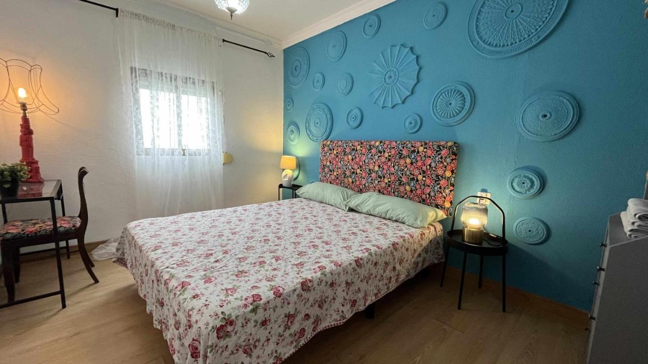 El Mundo De Frida Parking Y Terraza Apartment โกนิล เด ลาฟรอนเตรา ภายนอก รูปภาพ